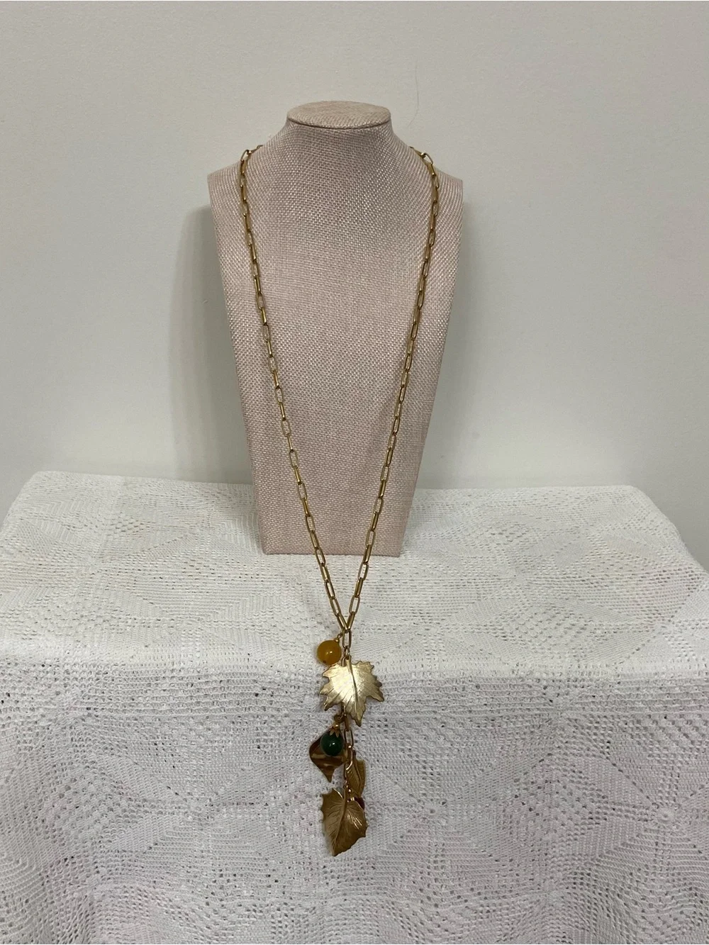 Vintage Gold Tone Autumn Leaf Charm Necklace Long Lariat Statement Jewelry